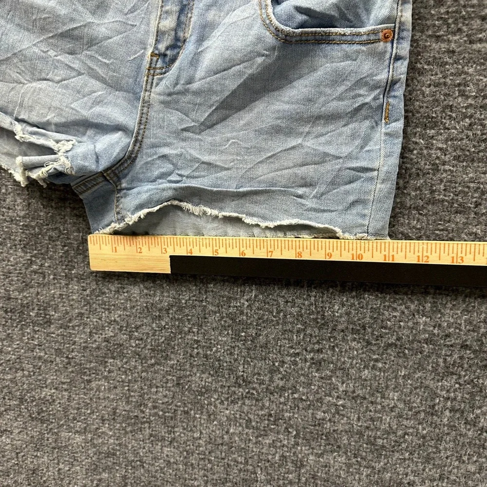Pimkie Denim Shorts Womens Size 38 Light Wash Blue Raw Hem Casual Low Rise Jean